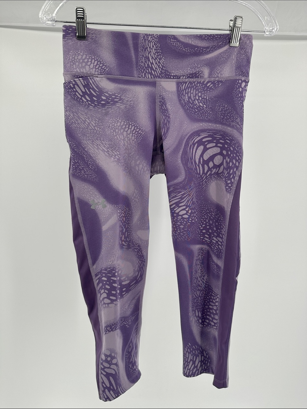 Under Armour Purple Patterned Athletic Cropped Leggings